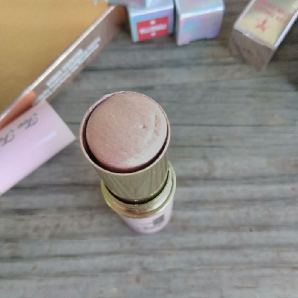 Too Faced - Picture 2 of 2